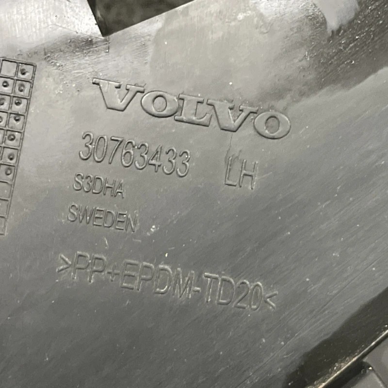 Suport far stanga / Volvo XC60 D5 2009 / Caroserie, oglinzi si faruri