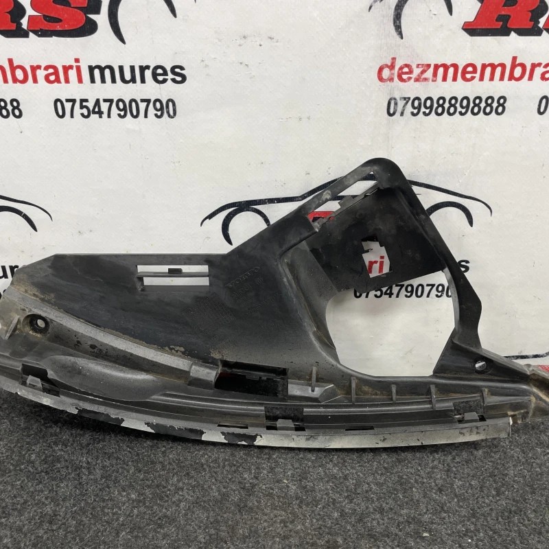 Suport far dreapta / Volvo XC60 D5 2009 / Caroserie, oglinzi si faruri