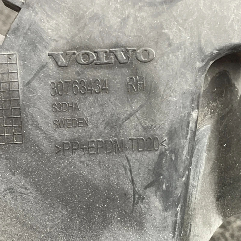 Suport far dreapta / Volvo XC60 D5 2009 / Caroserie, oglinzi si faruri
