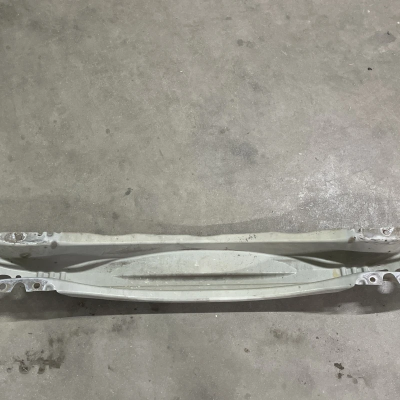 Armatura intaritura bara spate / Volvo XC60 D5 2009 / Caroserie, oglinzi si faruri