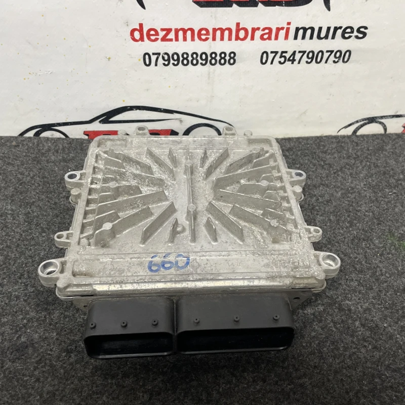 Calculator motor ecu / Volvo XC60 D5 2009 / Audio si electronice