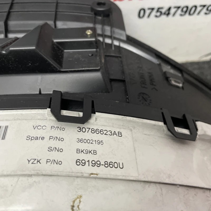 Ceas bord / Volvo XC60 D5 2009 / Audio si electronice