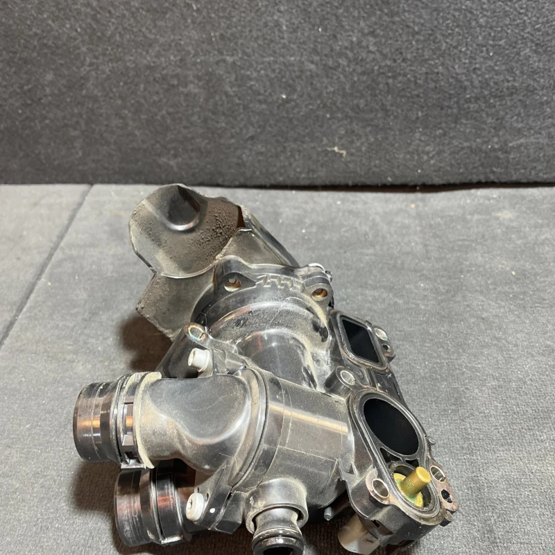 Pompa recirculare apa / Skoda Superb II 3T 2011 / Motor, racire si evacuare