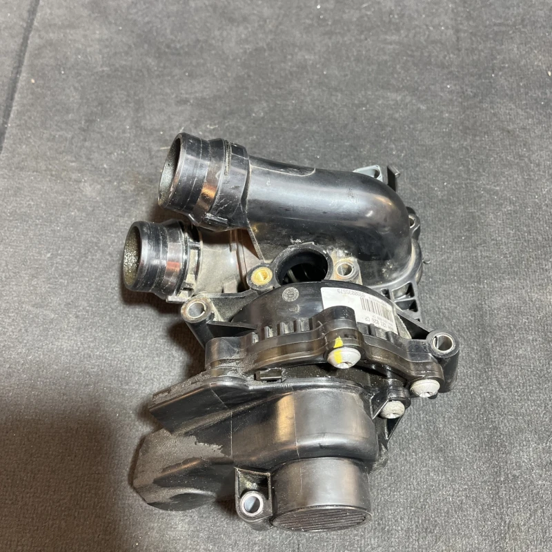 Pompa recirculare apa / Skoda Superb II 3T 2011 / Motor, racire si evacuare