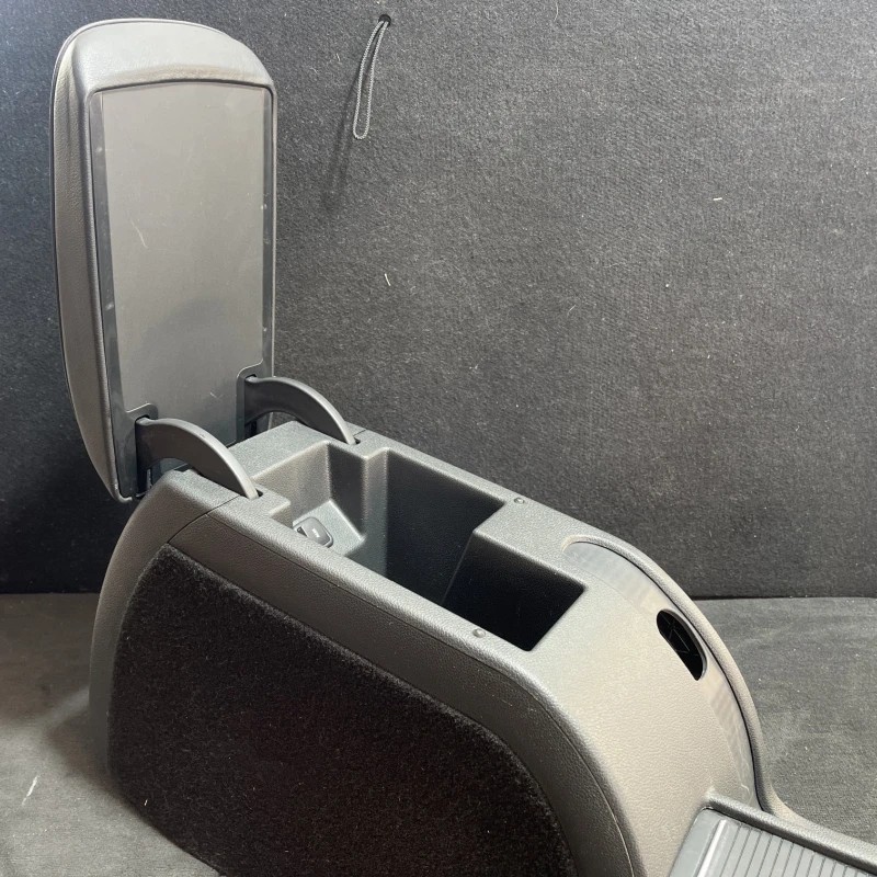 Cotiera centrala / Skoda Superb II 3T 2011 / Interior