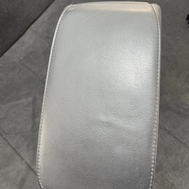 Cotiera centrala / Skoda Superb II 3T 2011 / Interior