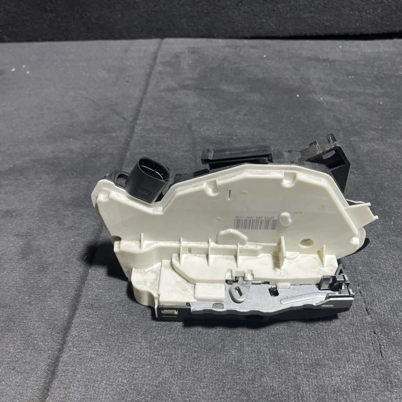 Iala broasca usa dreapta spate Skoda 