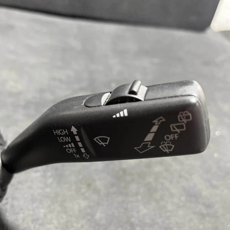 Spira volan cu manete / Skoda Superb II 3T 2011 / Audio si electronice