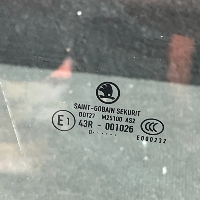 Geam dreapta fata / Skoda Superb II 3T 2011 / Caroserie, oglinzi si faruri