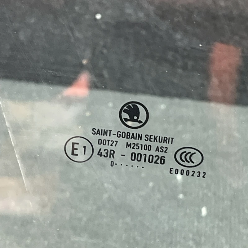 Geam dreapta fata / Skoda Superb II 3T 2011 / Caroserie, oglinzi si faruri