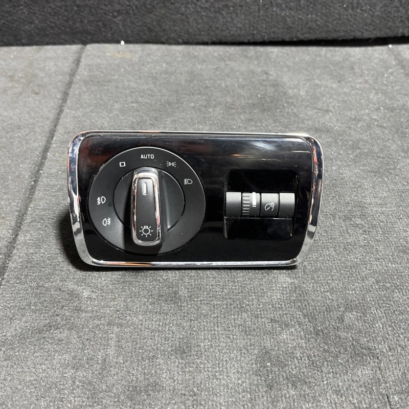 Bloc lumini / Skoda Superb II 3T 2011 / Interior