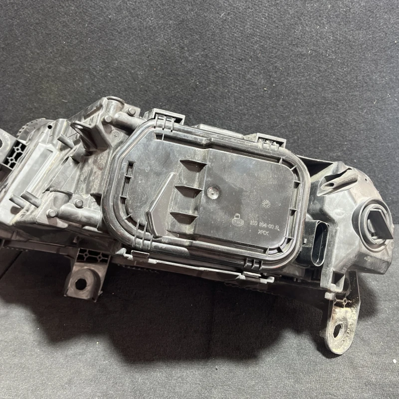 Far dreapta xenon EUROPA / Audi A6 Allroad C6 2008 / Caroserie, oglinzi si faruri