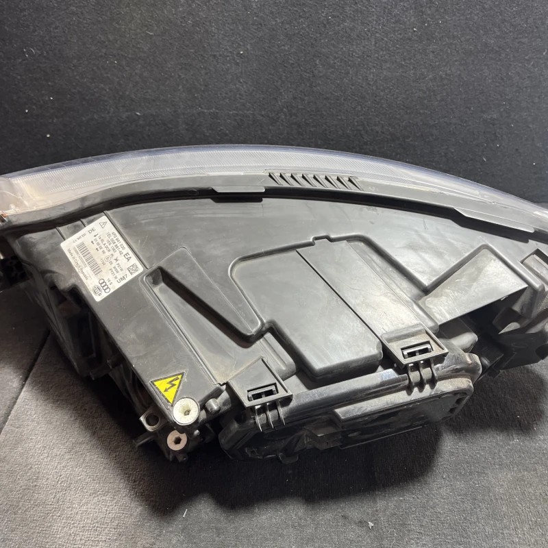 Far dreapta xenon EUROPA / Audi A6 Allroad C6 2008 / Caroserie, oglinzi si faruri