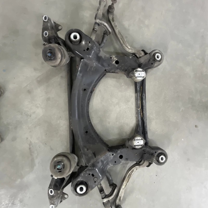 Punte fata jug suport motor / Audi A6 Allroad C6 2008 / Directie si suspensie