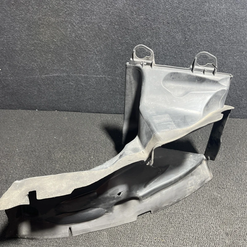 Difuzor priza aer intercooler / Audi A6 Allroad C6 2008 / Caroserie, oglinzi si faruri