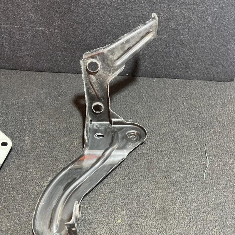 Suport aripa / Audi A6 Allroad C6 2008 / Caroserie, oglinzi si faruri