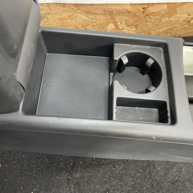 Cotiera centrala / Audi A6 Allroad C6 2008 / Interior