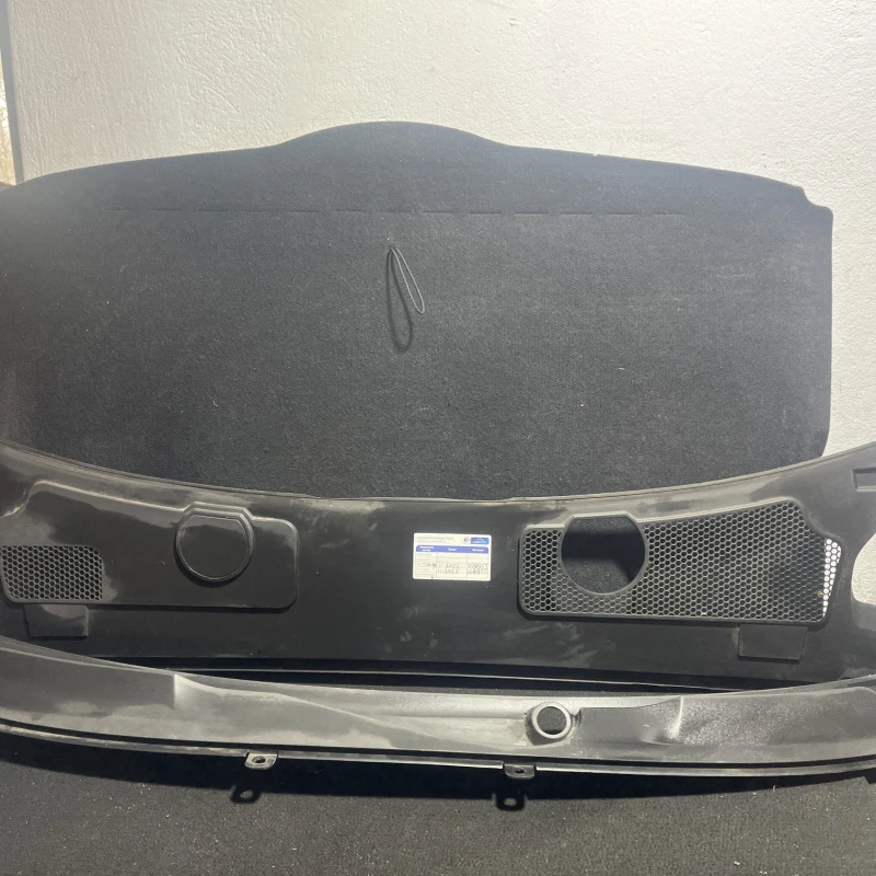 Grila stergatoare Audi 