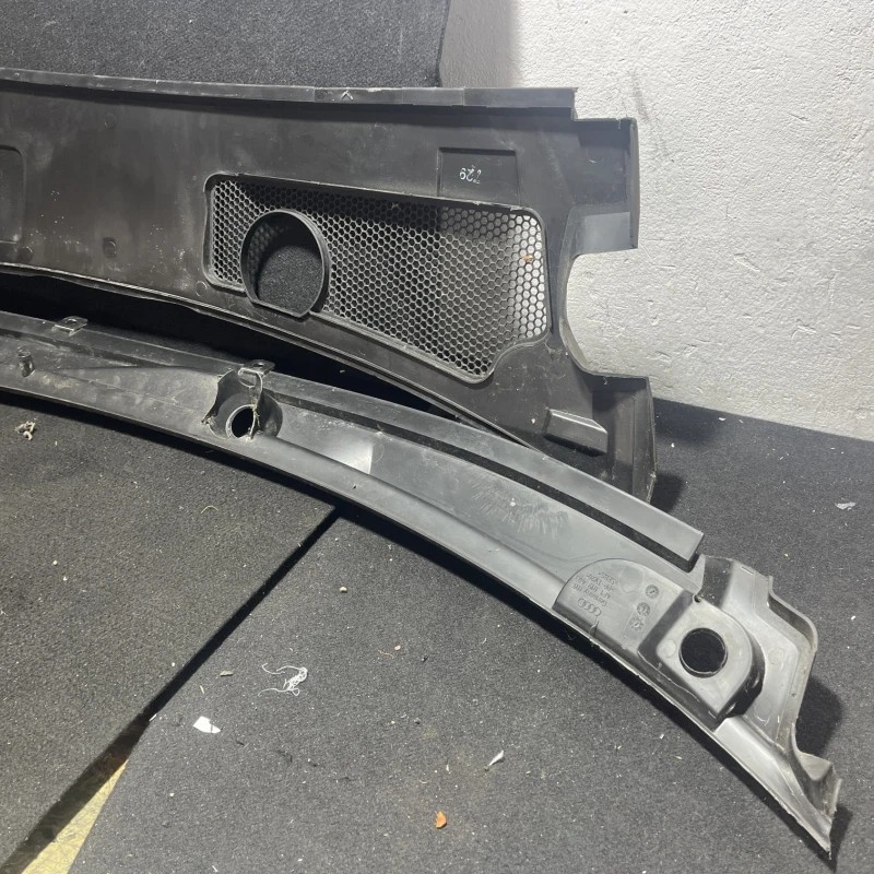 Grila stergatoare / Audi A6 Allroad C6 2008 / Caroserie, oglinzi si faruri