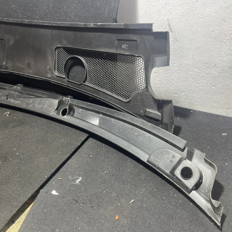 Grila stergatoare / Audi A6 Allroad C6 2008 / Caroserie, oglinzi si faruri