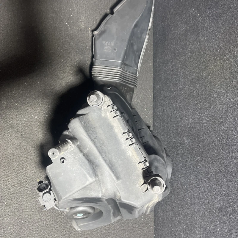 Carcasa filtru aer / Audi A6 Allroad C6 2008 / Motor, racire si evacuare
