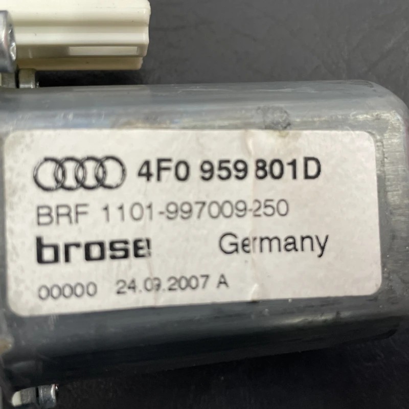 Motoras geam stanga fata / Audi A6 Allroad C6 2008 / Audio si electronice