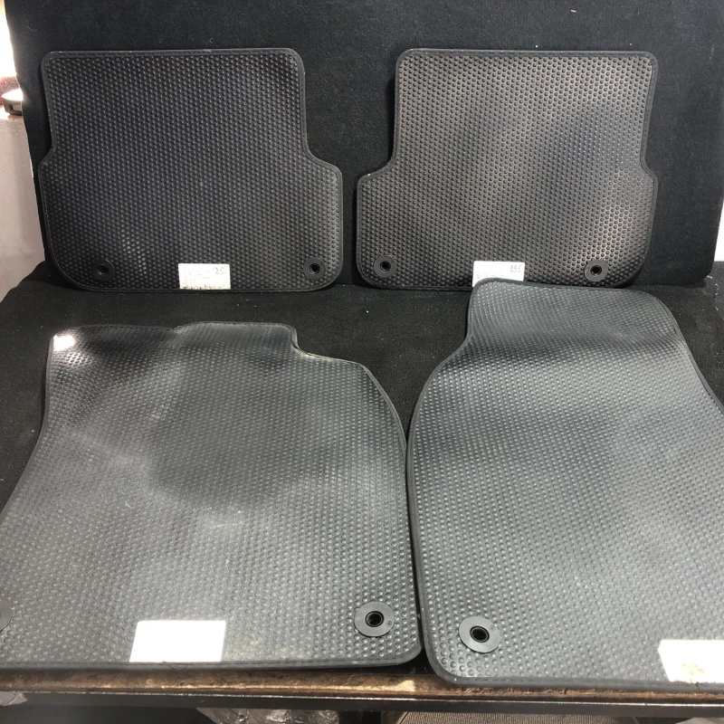 Presuri / Audi A6 Allroad C6 2008 / Interior