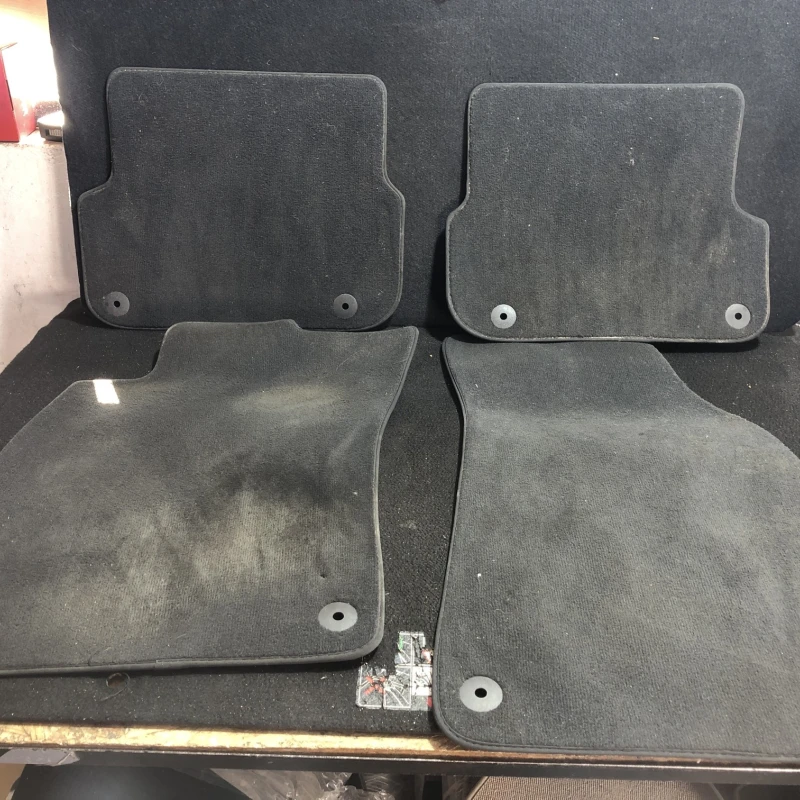 Presuri / Audi A6 Allroad C6 2008 / Interior