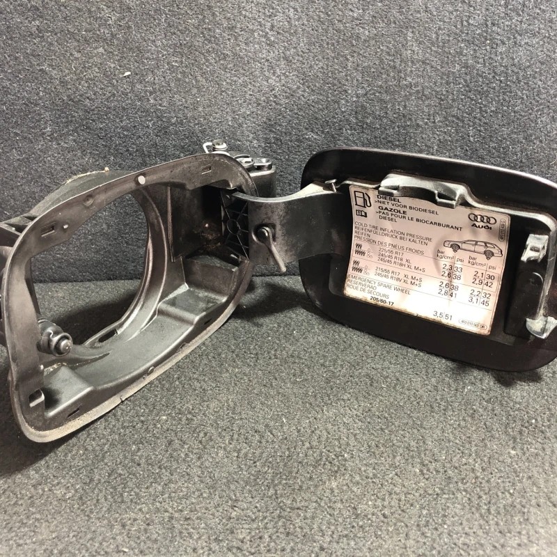 Capac usa rezervor / Audi A6 Allroad C6 2008 / Caroserie, oglinzi si faruri
