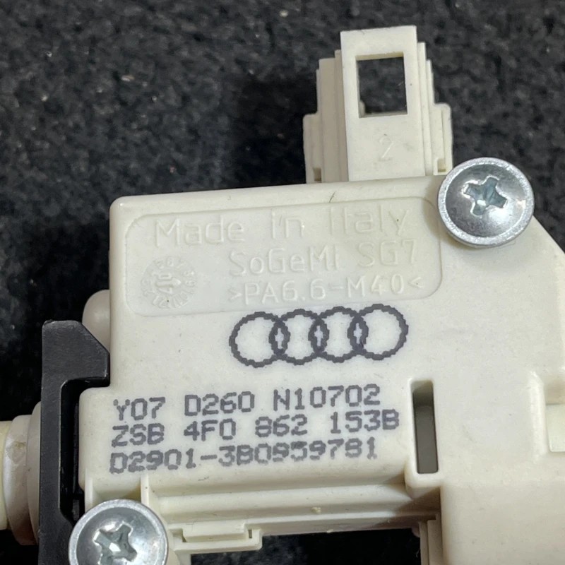 Motoras deschidere usa rezervor / Audi A6 Allroad C6 2008 / Audio si electronice