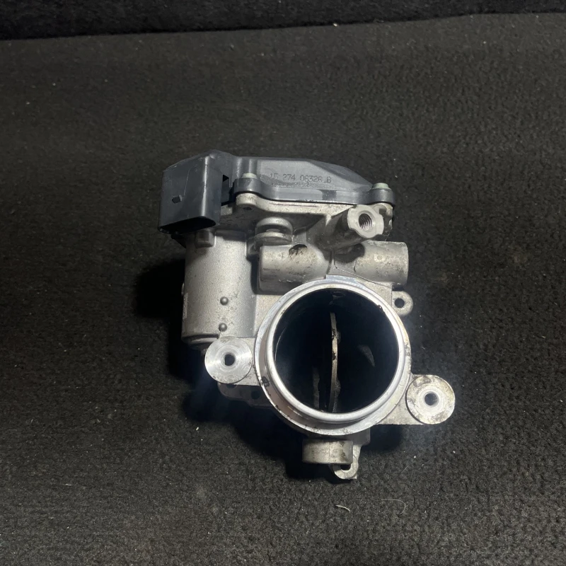 Clapeta de acceleratie / Audi Q5 8R 2015 / Motor, racire si evacuare