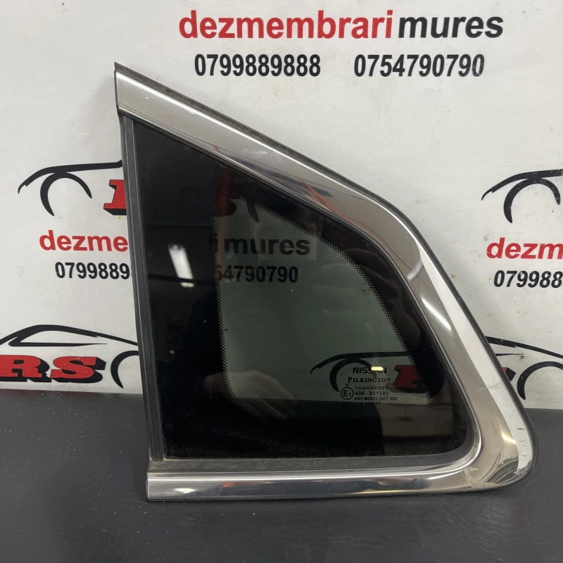 Geam stanga spate caroserie Nissan 