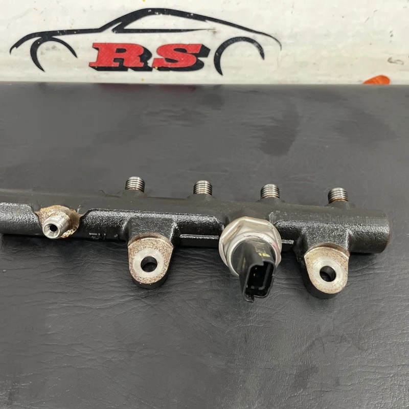 Rampa injectoare cu senzor Nissan Qashqai J11 2015