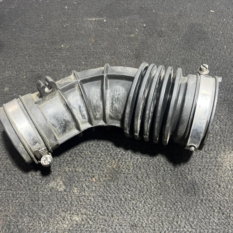 Furtun aer / Nissan Qashqai J11 2015 / Motor, racire si evacuare