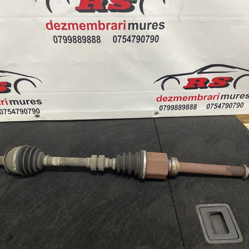 Planetara dreapta fata Nissan 