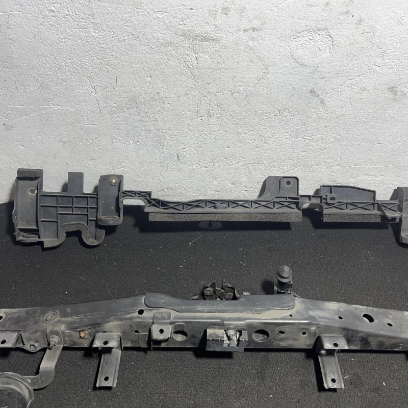 Suport radiatoare / Nissan Qashqai J11 2015 / Caroserie, oglinzi si faruri