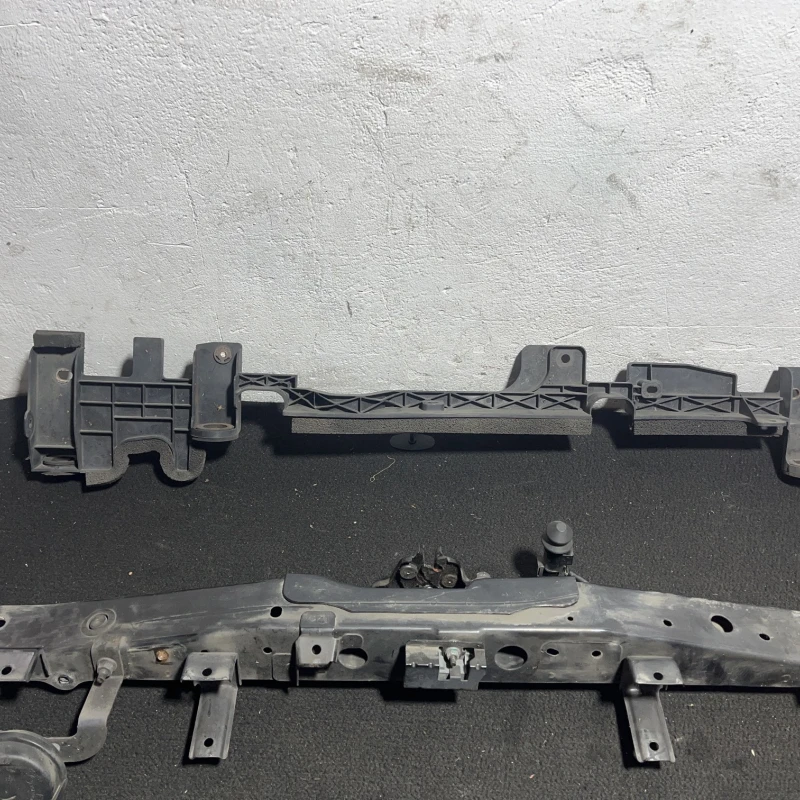 Suport radiatoare / Nissan Qashqai J11 2015 / Caroserie, oglinzi si faruri