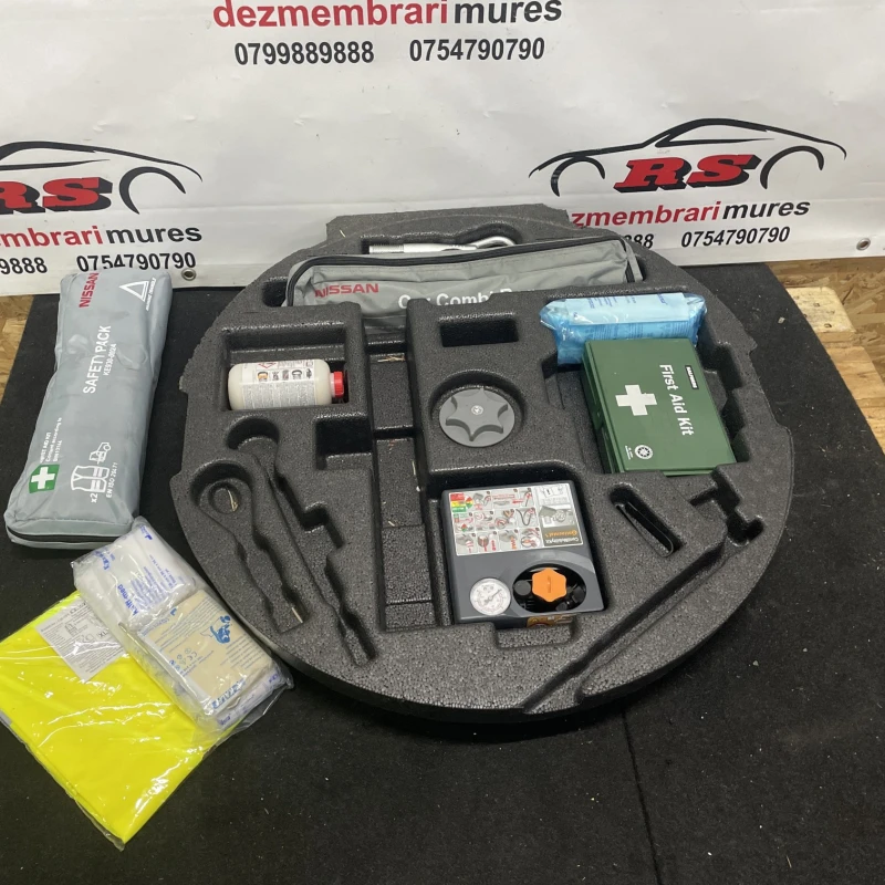 Kit pana si trusa medicala / Nissan Qashqai J11 2015 / Accesorii roti si capace