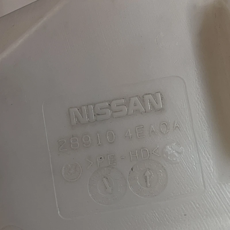 Vas lichid parbriz strop gel / Nissan Qashqai J11 2015 / Caroserie, oglinzi si faruri