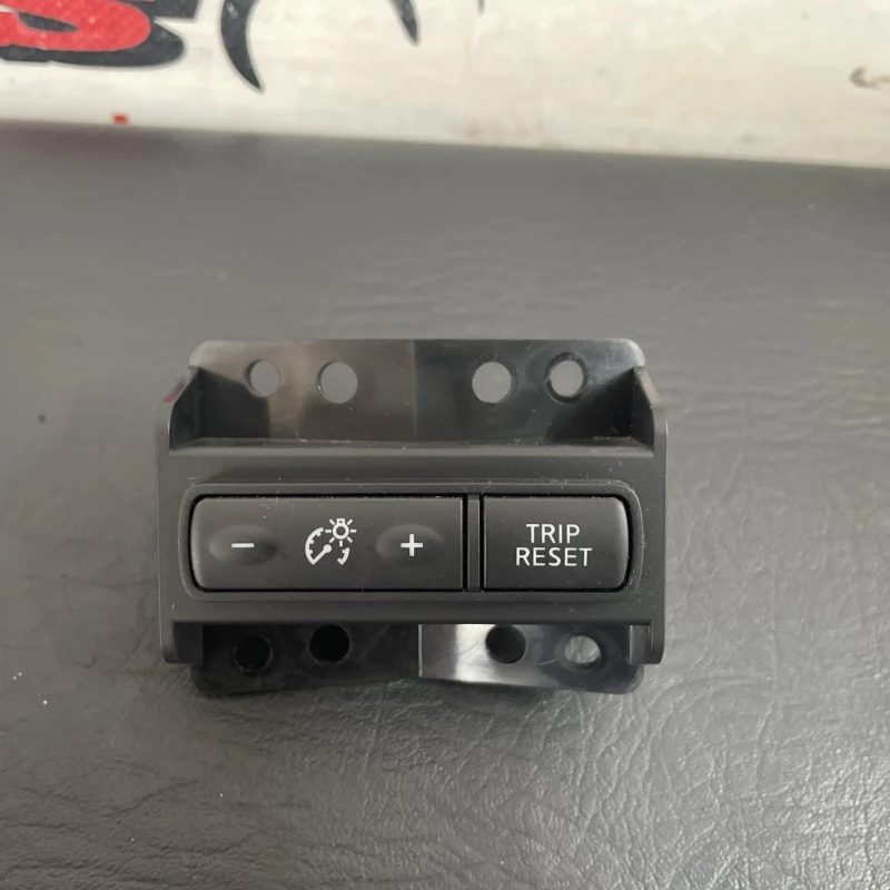 buton reglare ceas bord Nissan 