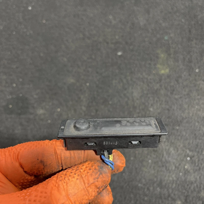 Buton deschidere portbagaj / Nissan Qashqai J11 2015 / Audio si electronice