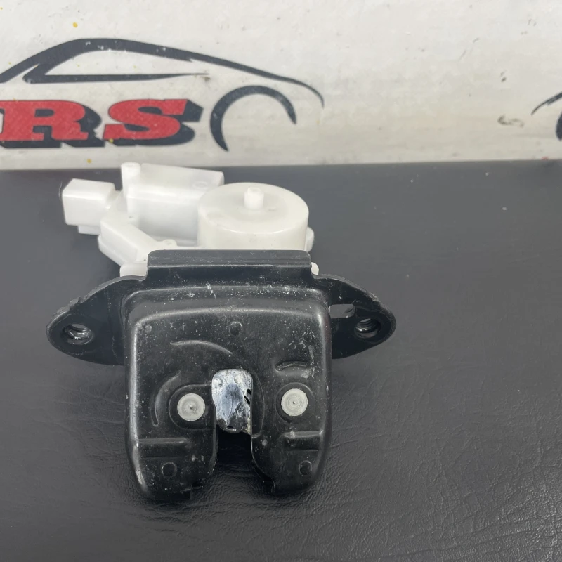 Iala broasca haion Nissan 
