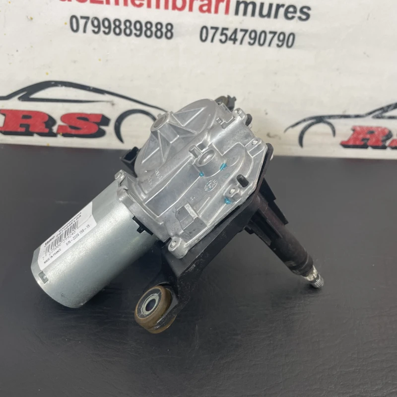 Motoras stergator haion Nissan 
