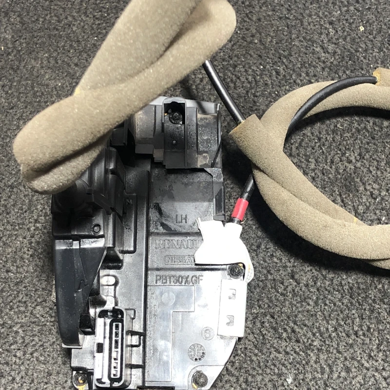 Iala broasca usa stanga spate / Nissan Qashqai J11 2015 / Caroserie, oglinzi si faruri