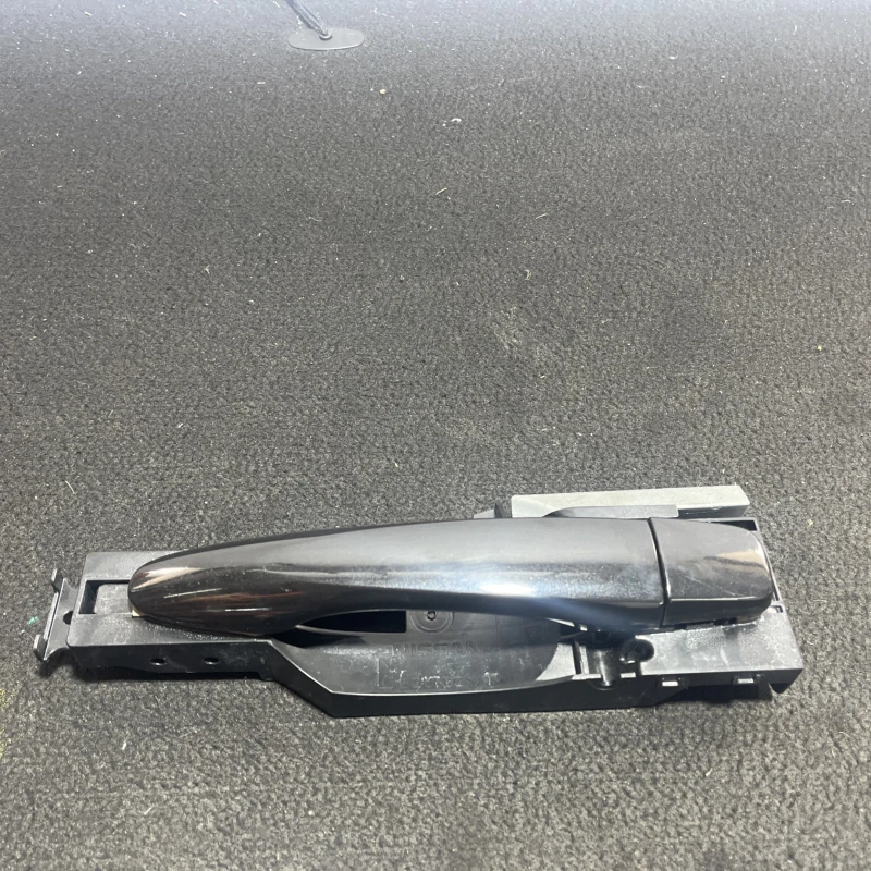 Maner usa stanga spate Nissan 