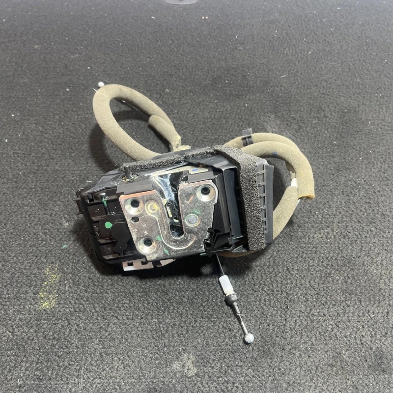 Iala broasca usa dreapta spate Nissan Qashqai J11 2015