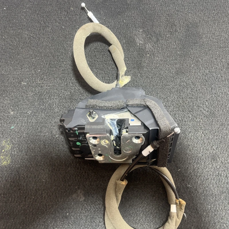 Iala broasca usa dreapta spate / Nissan Qashqai J11 2015 / Caroserie, oglinzi si faruri