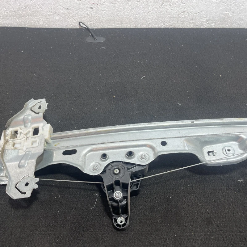 Macara geam dreapta spate / Nissan Qashqai J11 2015 / Caroserie, oglinzi si faruri
