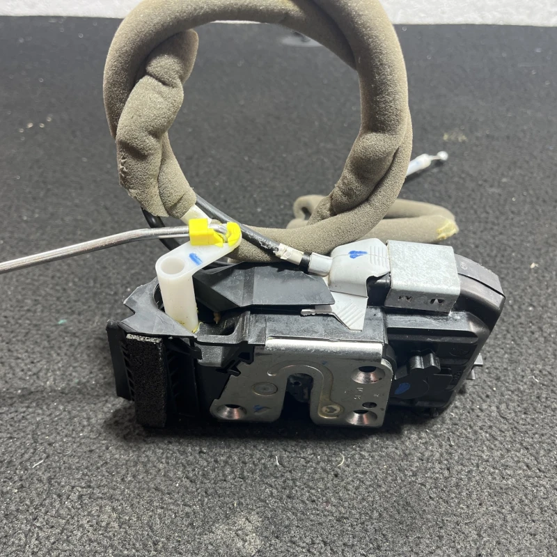 Iala broasca usa dreapta fata / Nissan Qashqai J11 2015 / Caroserie, oglinzi si faruri