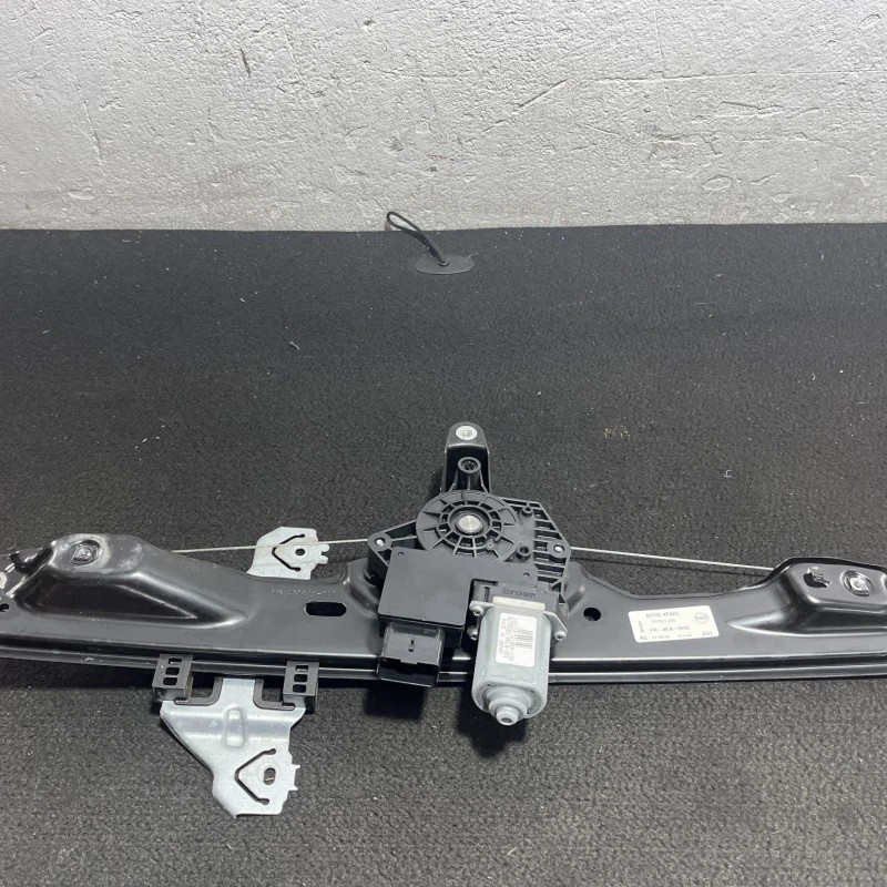 Macara geam dreapta fata Nissan Qashqai J11 2015
